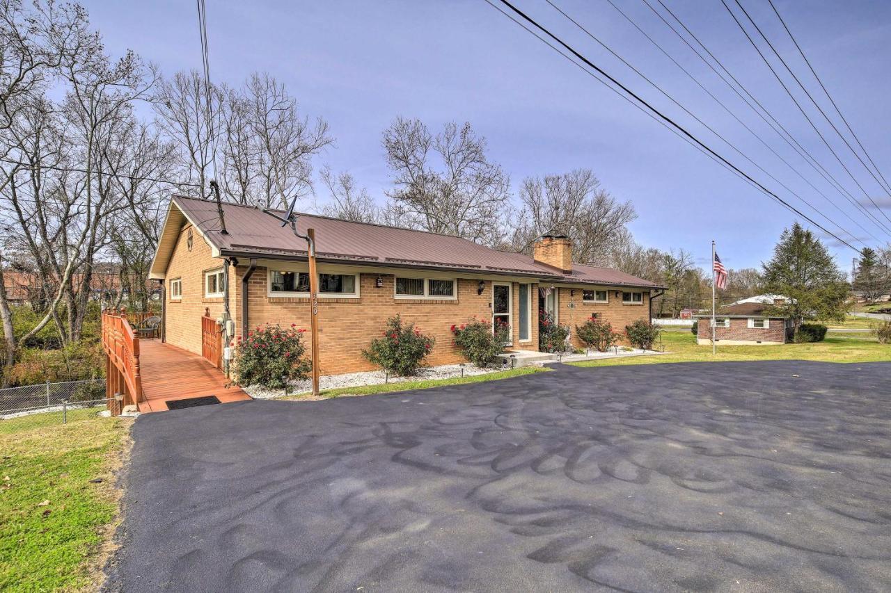Bristol Retreat With Creek Access 2 Mi To Dtwn Villa Bagian luar foto